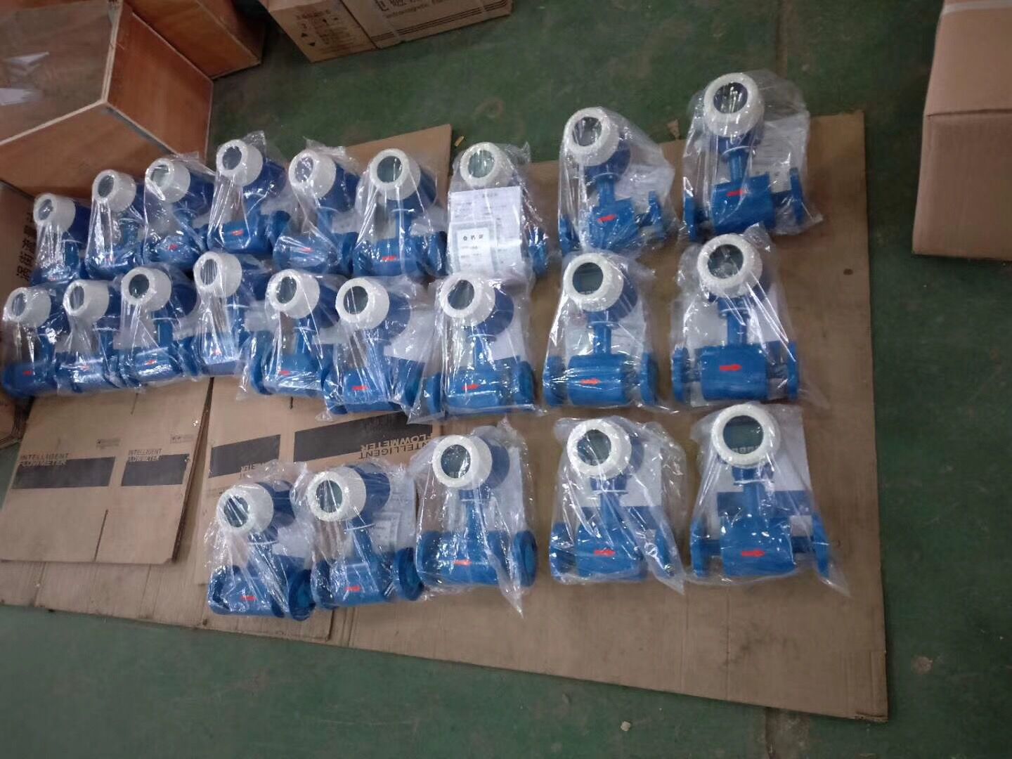 四氟襯里耐腐蝕化工污水電磁流量計(jì)現(xiàn)場(chǎng)實(shí)拍 四氟襯里耐腐蝕化工污水電磁流量計(jì)現(xiàn)場(chǎng)實(shí)拍